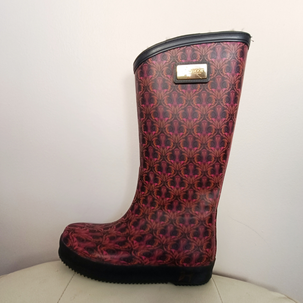 MoovBoot Rubber Shepra Sheepskin Lining Red Black Patterned Winter Boots Size 8